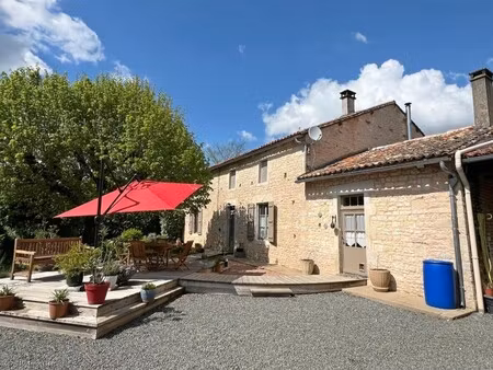 magnifique maison en pierre avec 5 chambres