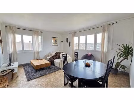 jolie 5 pièce 84m² dans petite copropriété avec ascenseur et cave