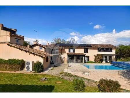 ancienne ferme de charme d'une surface de 279m2 rénovée avec prestations haut de gamme et 