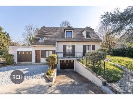 seul mandataire - a proximité de montfort-l'amaury - maison familiale dans un environnemen