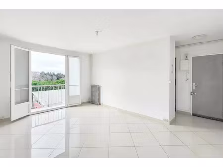 vente appartement 4 pièces 76 m² à ris-orangis (91130)  142 000 €