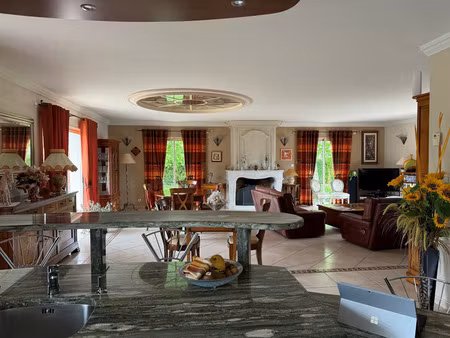 dpt maine et loire (49)  à vendre proche d' angers maison p9 vie de plain pied