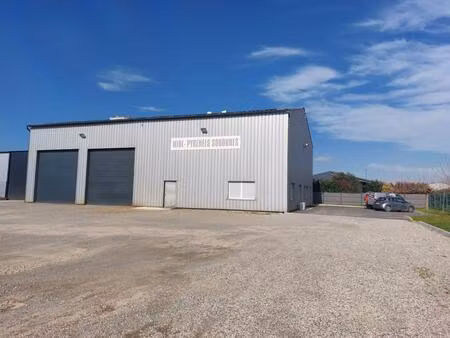 batiment d'activité avec bureau