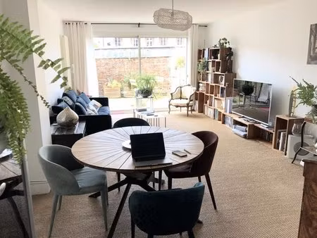 place dupuy - superbe t3 meublé 75 m² avec terrasses