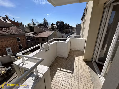 appartement t3 70m2 avec balcon  deux parkings et une cave