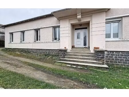 appartement saint-flour 179 m² t-8 à vendre  193 500 €