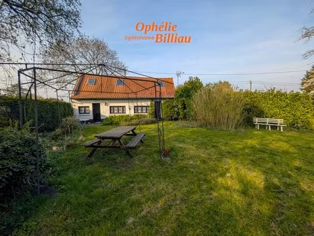 bien de caractère à rénover avec 2 943 m² de terrain de loisirs – saint-venant