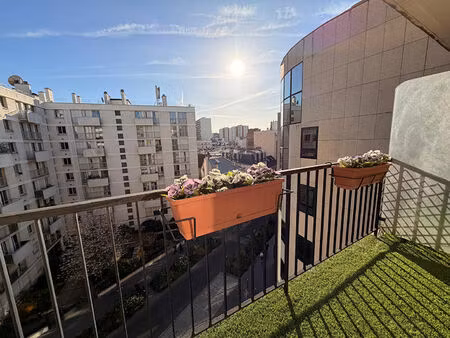 à vendre : appartement 3 pièces avec vue dégagée à paris