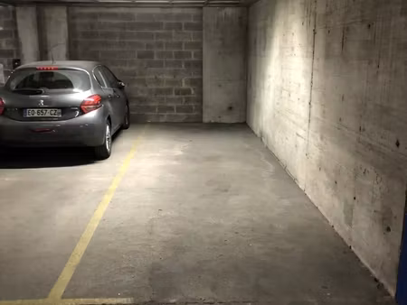 vente parking undefined m²