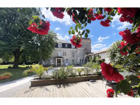 propriété à vendre cognac 22 pièce(s) 700m2 892 500€