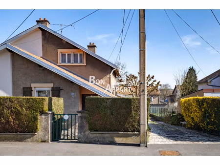 charmante maison à fort potentiel !