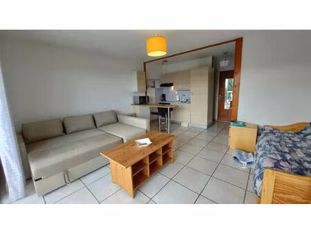 location appartement 1 pièce 27 m² à hyères (83400)