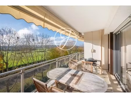 saint-cloud - val d'or - appartement - 129m² - 4 chambres - balcon avec vue