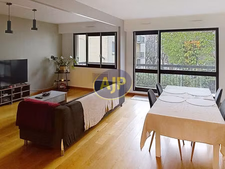 suresnes 2/3 pièces.