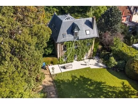 ville d'avray - étang - maison à vendre - 254m² - 4 chambres - terrain de 2 400m².