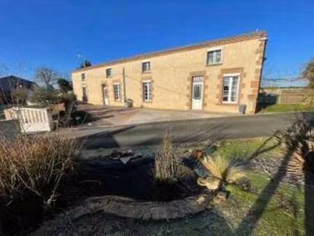 vente maison piscine à saint-andré-de-la-marche (49450) : à vendre piscine / 234m² saint-a