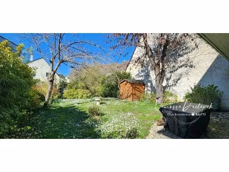 maison familiale 4 chambres et 1 bureau avec jardin clos