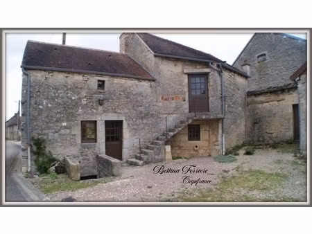 maison en pierre 3 chambres avec jardin et carport
