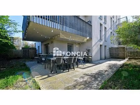 beau f3 avec terrasse  jardin et parking sous-sol dans résidence de 2020