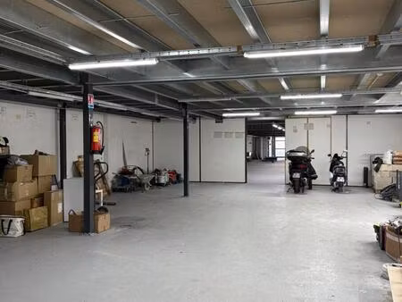 local commercial 950 m²