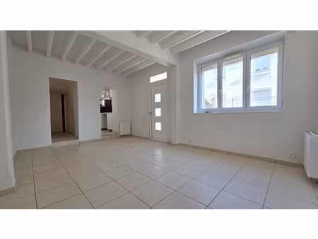 maison de ville avec terrasse en centre-ville - rer