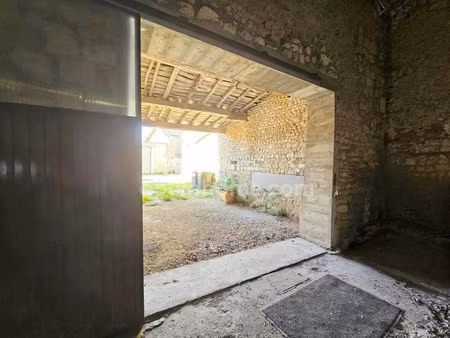 vente immeuble 2 pièces 138 m² à roullet-saint-estèphe (16440)  78 000 €