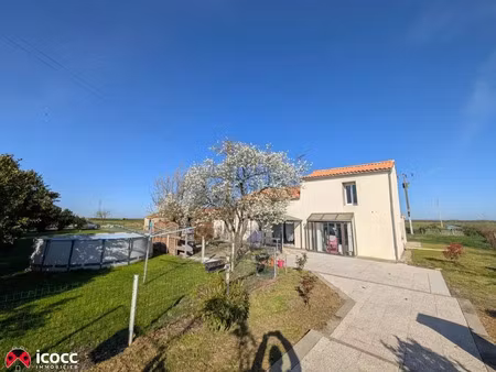 vente maison à moreilles (85450) : à vendre / 135m² moreilles