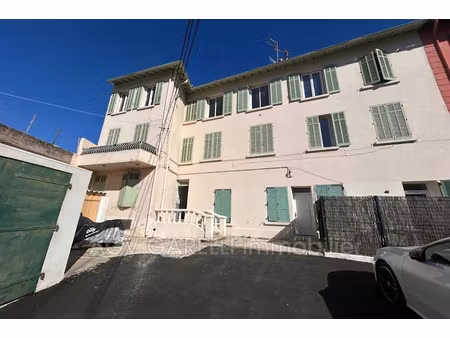 location meublée appartement 1 pièce 20.5 m² à toulon (83000)  600 €