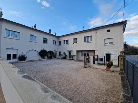 maison divisé en 3 appartement loués  121.50 m²  103.44 m²  54.44 m².