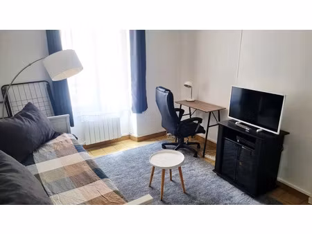 location meublée appartement 2 pièces 31 m² à vincennes (94300)  1 150 €