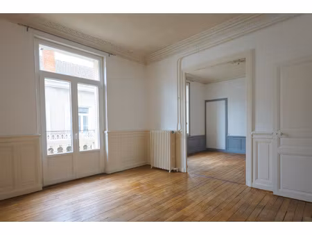 appartement de style en plein coeur de vichy