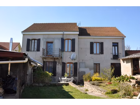 belle maison en pierre  avec 6 chambres et 1071 m2 de terrai