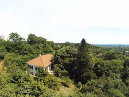 location maison 6 pièces 175 m² à rillieux-la-pape (69140)  2 200 €