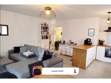 appartement type t3 avec balcon et place de parking en sous-