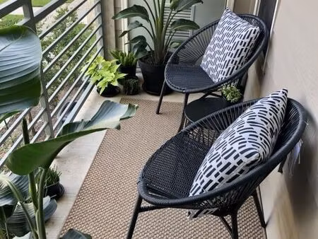 a decourir joli 2 pieces neuf proche ligne 11 du metro