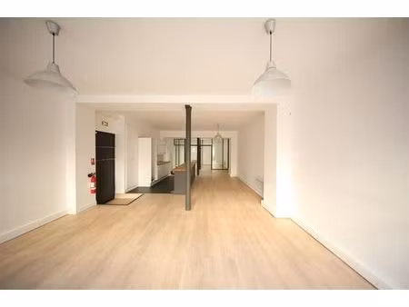 local 107 m² - rue baron