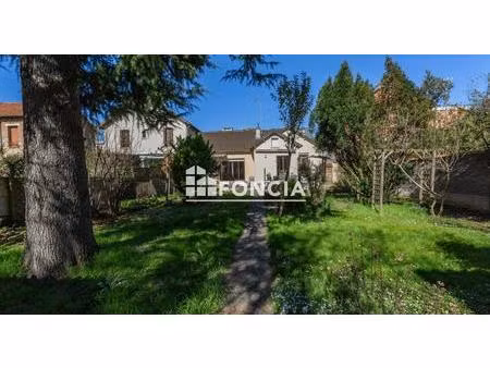 quartier cecile valet - maison sur tres beau terrain de 509m2