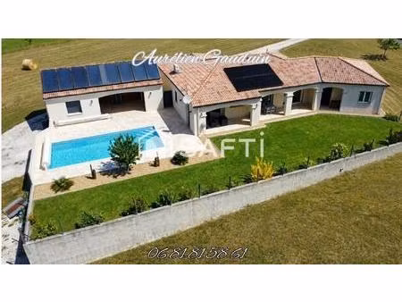 contemporaine tout confort avec piscine