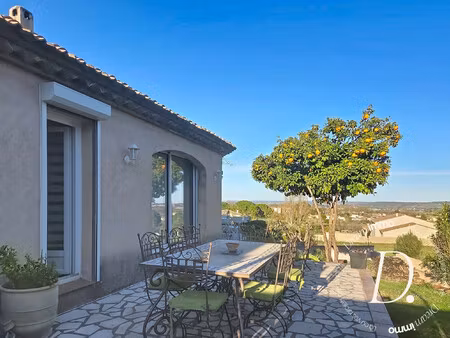 villa avec vue dégagée  calme absolu et fort potentiel