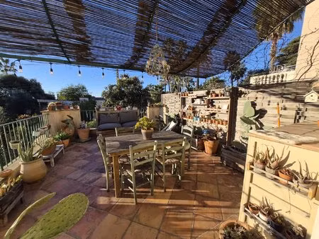 appartement 3 chambres avec grande terrasse  esprit maison  calme absolu