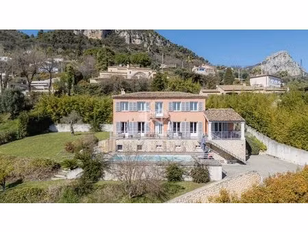 élégante villa provençale avec vue mer panoramique et terrain constructible