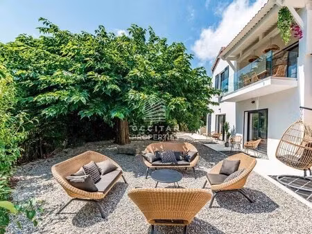 cannes - rare : villa de caractère + terrain constructible avec permis accordé - commerces