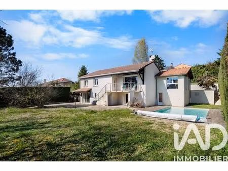maison à cailloux-sur-fontaines (69270)