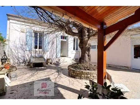 maison de ville de 159 m2 sur 2 niveaux avec beau jardin paysager - atelier attenant - gar