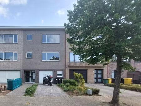 ruim instapklaar appartement met 2 slaapkamer op 1e vd
