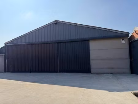 ruime loods (voor opslag) van 350m²