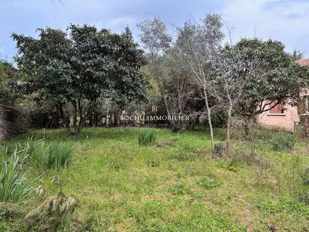 maison plain-pied sur 1 500 m2 de terrain arboré