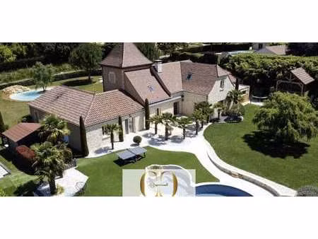 maison avec piscine et jardin gourdon (46)