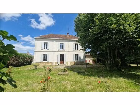 maison de maître avec dépendances aménageables - terrain 2900 m2