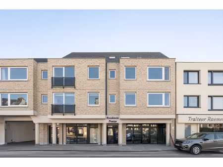 appartement te koop in knokke-heist met 3 slaapkamers